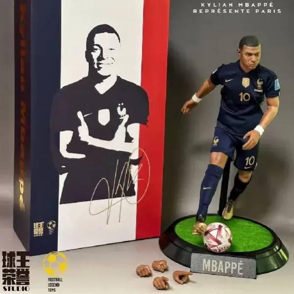 kaiyun全站app姆巴佩皇家马德里2026赛季银河战舰领航者1:6限量版手办雕像